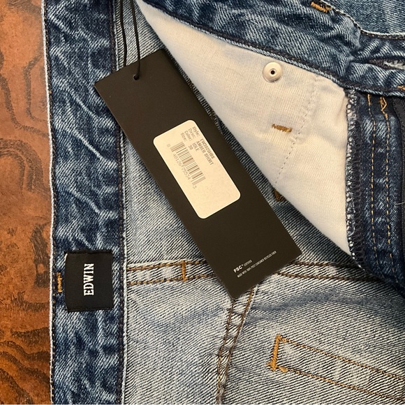 59 - EWT- EDWIN, Amber Mid Length Short, size 30 - Picture 7 of 7